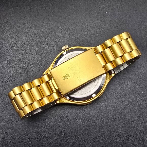 Mens Bill Blass Gold Tone Watch Quartz WORKING Works - Picture 6 of 10